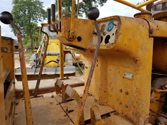 CAT D5 สภาพสวยพร้อมใข้งานราคา 360,000 รถ กทม CAT D5 สภาพสวยพร้อมใข้งานราคา 360,000 รถ กทม