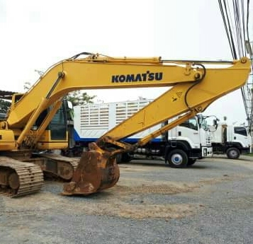 ขาย.แม็คโค  KOMAT`SU 200-8 ปี58 สภาพเต็มรถสวยเดิมๆใช้งานน้อย รถห้าง มือเดียวป้ายแดง ทะเบียนพร้อมโอน