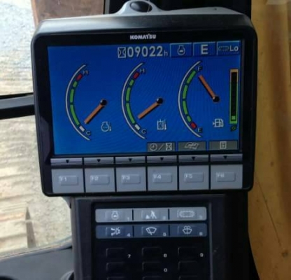 ขาย.แม็คโค  KOMAT`SU 200-8 ปี58 สภาพเต็มรถสวยเดิมๆใช้งานน้อย รถห้าง มือเดียวป้ายแดง ทะเบียนพร้อมโอน