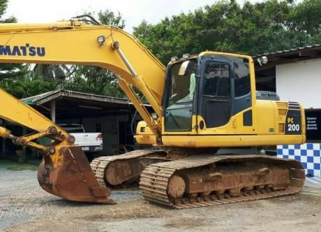 ขาย.แม็คโค  KOMAT`SU 200-8 ปี58 สภาพเต็มรถสวยเดิมๆใช้งานน้อย รถห้าง มือเดียวป้ายแดง ทะเบียนพร้อมโอน