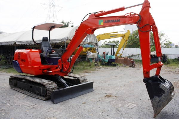 ขายรถแม็กโคร AIRMAN AX-40 สภาพพร้องใช้งาน ติดต่อ 086-775-7900 086-324-1992