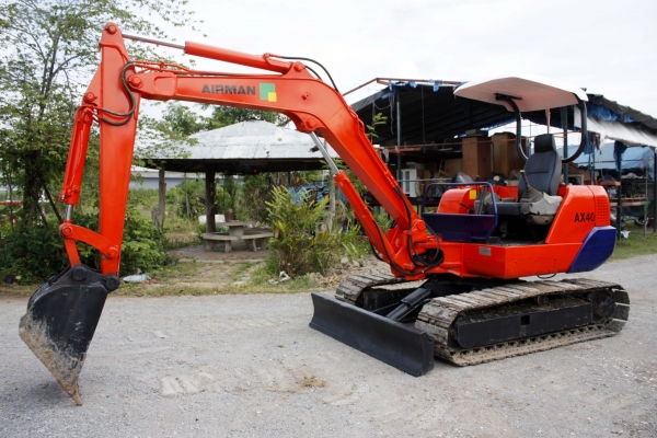 ขายรถแม็กโคร AIRMAN AX-40 สภาพพร้องใช้งาน ติดต่อ 086-775-7900 086-324-1992