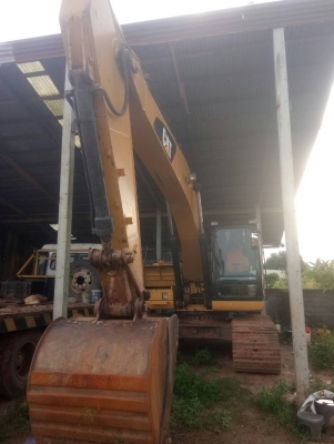 รถแบคโฮ ยี่ห้อ CAT  รุ่น 320D  ปีจดทะเบียน 2557  138 แรงม้า พร้อมใช้งาน