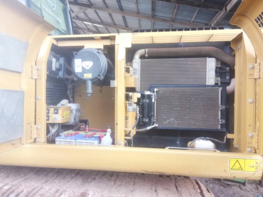 รถแบคโฮ ยี่ห้อ CAT  รุ่น 320D  ปีจดทะเบียน 2557  138 แรงม้า พร้อมใช้งาน