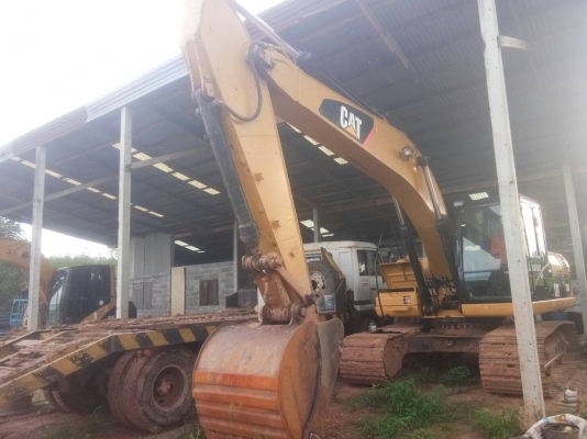 รถแบคโฮ ยี่ห้อ CAT  รุ่น 320D  ปีจดทะเบียน 2557  138 แรงม้า พร้อมใช้งาน