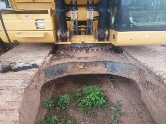 รถแบคโฮ ยี่ห้อ CAT  รุ่น 320D  ปีจดทะเบียน 2557  138 แรงม้า พร้อมใช้งาน