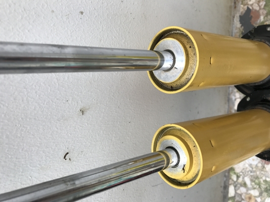 ขายโชคอัพbilstein ใส่คู่หน้าToyota Revo preruner ขายโชคอัพbilstein ใส่คู่หน้าToyota Revo preruner