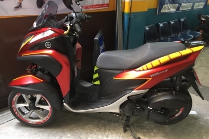 ขาย YAMAHA Tricity 125 ปี 58 เครื่องดี ชุดสีสวย เล่มพร้อมชุดโอน