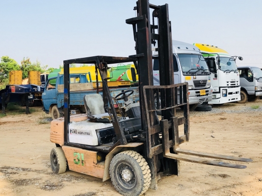 ขายด่วน!!รถยกโฟร์คลิฟ KOMATSU ขนาด2ตัน สภาพสวยพร้อมใช้ค่ะ