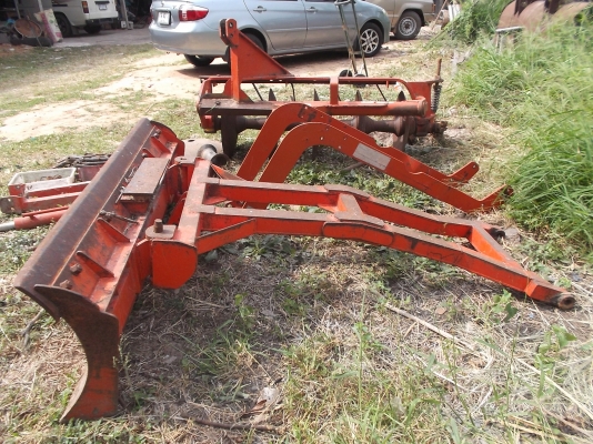 เครื่องมือทำงานรถไถรุ่น 34,36 มีชุดผานดันครบชุด ชุดผานไถ 6ใบ