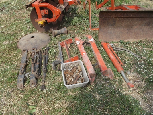 เครื่องมือทำงานรถไถรุ่น 34,36 มีชุดผานดันครบชุด ชุดผานไถ 6ใบ