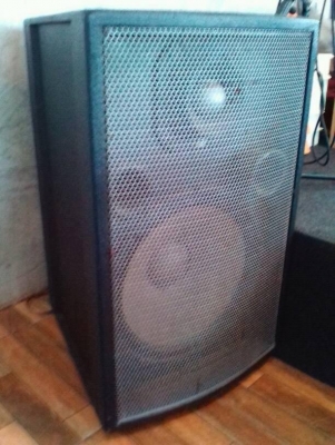 ขายเครื่องเสียง PA เล่นดนตรีได้เลย พร้อมลำโพง 15 นิ้ว