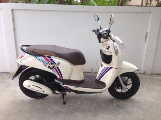 Honda Scoopy i Club 12 หัวฉีด สีขาวรถ เดือน สวย สภาพใหม่ Honda Scoopy i Club 12 หัวฉีด สีขาวรถ เดือน สวย สภาพใหม่