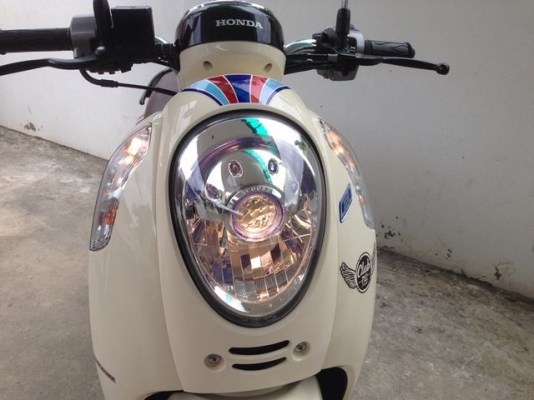 Honda Scoopy i Club 12 หัวฉีด สีขาวรถ เดือน สวย สภาพใหม่ Honda Scoopy i Club 12 หัวฉีด สีขาวรถ เดือน สวย สภาพใหม่
