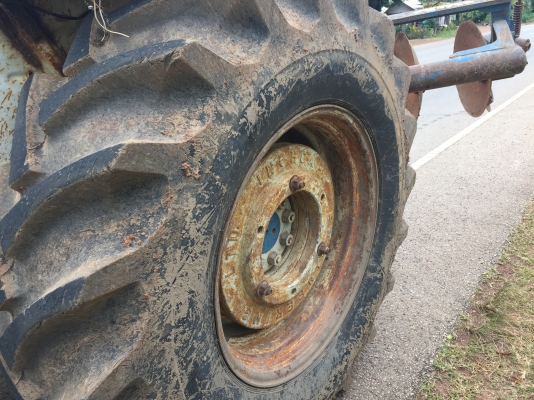 ขายรถไถฟอร์ด 6640 2เพลา คาราโล่ สภาพดีพร้อมใช้งานเอกสาพร้อมโอน ราคา 680000 บาท ขายรถไถฟอร์ด 6640 2เพลา คาราโล่ สภาพดีพร้อมใช้งานเอกสาพร้อมโอน ราคา 680000 บาท