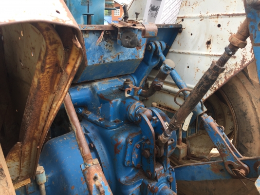 ขายรถไถฟอร์ด 6640 2เพลา คาราโล่ สภาพดีพร้อมใช้งานเอกสาพร้อมโอน ราคา 680000 บาท ขายรถไถฟอร์ด 6640 2เพลา คาราโล่ สภาพดีพร้อมใช้งานเอกสาพร้อมโอน ราคา 680000 บาท