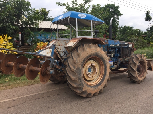 ขายรถไถฟอร์ด 6640 2เพลา คาราโล่ สภาพดีพร้อมใช้งานเอกสาพร้อมโอน ราคา 680000 บาท ขายรถไถฟอร์ด 6640 2เพลา คาราโล่ สภาพดีพร้อมใช้งานเอกสาพร้อมโอน ราคา 680000 บาท