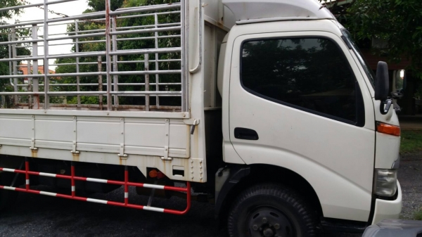 ขายรถ 6 ล้อ Hino ทูโท 136 แรงม้า ปี 2555 กระบะคาร์โก้ รถสวยพร้อมใช้