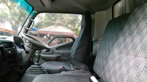 ขายรถ 6 ล้อ Hino ทูโท 136 แรงม้า ปี 2555 กระบะคาร์โก้ รถสวยพร้อมใช้