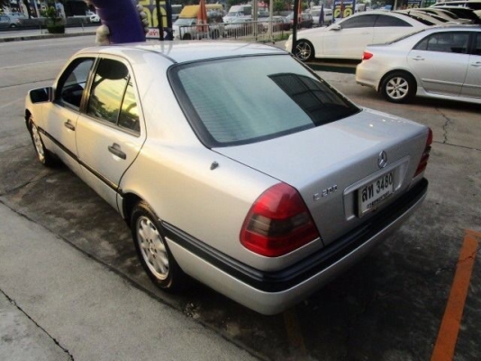 1997 BENZ C-CLASS C200 CL โฉมW202 สีบรอนซ์เงิน ออโต้ เครื่อง4สูบ 1998 CC AIRBAGคู่ เบาะหนัง สภาพยังดีเอาไปใช้ต่อได้ยาวๆ สนใจดูรถ ทดลองขับหรือสอบถามรายละเอียดเพิ่มเติม และ รับปรึกษาออกรถ มือหนึ่ง มือสอง ทุกยี่ห้อ ติดต่อ 092-656-6570 อาท Line ID art_pai