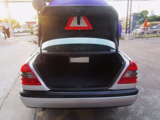 1997 BENZ C-CLASS C200 CL โฉมW202 สีบรอนซ์เงิน ออโต้ เครื่อง4สูบ 1998 CC AIRBAGคู่ เบาะหนัง สภาพยังดีเอาไปใช้ต่อได้ยาวๆ สนใจดูรถ ทดลองขับหรือสอบถามรายละเอียดเพิ่มเติม และ รับปรึกษาออกรถ มือหนึ่ง มือสอง ทุกยี่ห้อ ติดต่อ 092-656-6570 อาท Line ID art_pai
