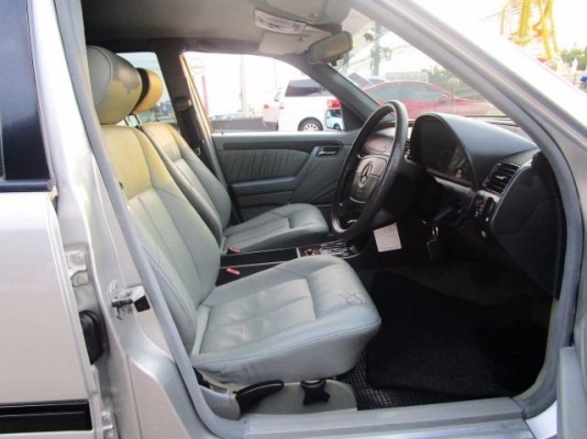 1997 BENZ C-CLASS C200 CL โฉมW202 สีบรอนซ์เงิน ออโต้ เครื่อง4สูบ 1998 CC AIRBAGคู่ เบาะหนัง สภาพยังดีเอาไปใช้ต่อได้ยาวๆ สนใจดูรถ ทดลองขับหรือสอบถามรายละเอียดเพิ่มเติม และ รับปรึกษาออกรถ มือหนึ่ง มือสอง ทุกยี่ห้อ ติดต่อ 092-656-6570 อาท Line ID art_pai