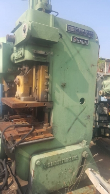 เครื่องปั๊ม 45 ตัน อะมาดะ 3 โคมัสสุ 1 ตัวละ 80,000 บาท