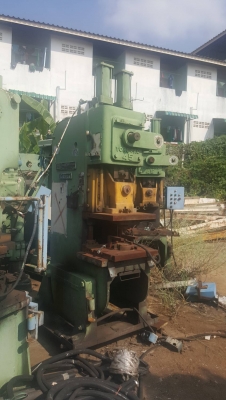 เครื่องปั๊ม 45 ตัน อะมาดะ 3 โคมัสสุ 1 ตัวละ 80,000 บาท