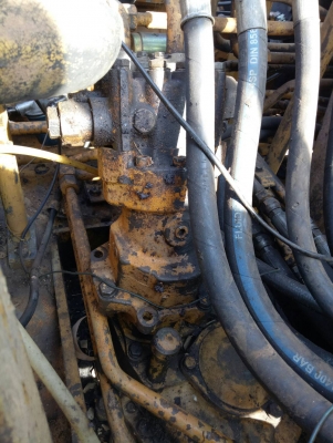 ขายด่วนโคมัสสุPC60-1โชว์เอวมีหัวคีบไม้เครื่องดีช่วงล่างใหม่มีลายแย็กรถคล่องพร้อมใช้