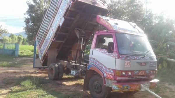 ขาย 345,000 บาท HINO KM777 ดั้มเกษตร เครื่อง WO4D-117 แรง หัวบาง ยางดี คัสชีสวย เอกสารเล่มทะเบียน  รถอยู่ จ.มหาสารคาม โทร&amp;ไอดีไลน์ 0610710295