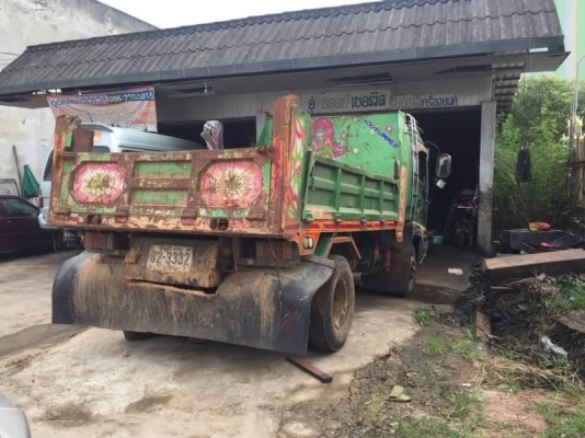 ขาย 575,000 บาท ISUZU DECA 195 แรง ดั้ม 5 คิว ยาว3.6 เมตร กว้าง 2.1 เมตร  เครื่อง 6HE1-195 แรง ดี หัวบาง ยาง 8.25-16 ดี ยางดี คัสชีสวย เอกสารเล่มทะเบียน   รถอยู่ จ.ขอนแก่น โทร&amp;ไอดีไลน์ 0610710295