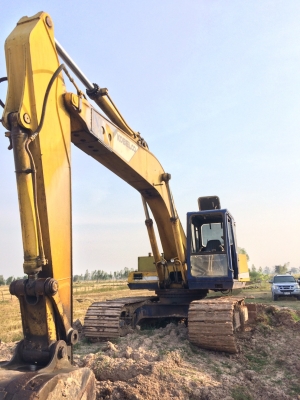 ขายด่วน KOBELCO SK200MART II สภาพสวยพร้อมใช้งาน เครื่องปั้มดี โซ่ช่วงล่างพร้อมใช้ สนใจสอบถาม 093-0764943  088-3223272 K ตั้ม