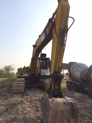 ขายด่วน KOBELCO SK200MART II สภาพสวยพร้อมใช้งาน เครื่องปั้มดี โซ่ช่วงล่างพร้อมใช้ สนใจสอบถาม 093-0764943  088-3223272 K ตั้ม