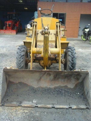 ขายด่วน รถตัก komatsu เอวอ่อน เครือง ดี ปั้มดี สีไม่ค่อยสวย ขาย 120000