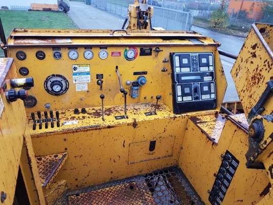 ต้องสั่งนำเข้า รถปูคอนกรีตGAMACO#GT6300 ปี1996,4,620ชั่วโมงปูได้3.5เมตร