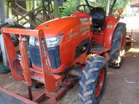 ขายรถไถ 36 แรง ปี 53  รถบ้านมือเดียวอุปกรณ์ครบเอกสารพร้อมโอน