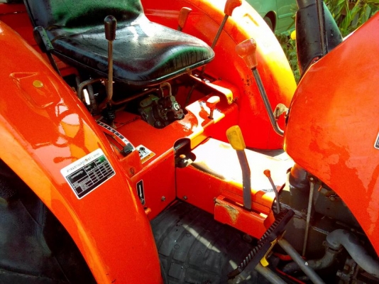 ขายรถไถ L3608 ปี53 อุปกรณ์ครบ ดันหน้า ผานหลัง โรตารี่ ราคา295,000 090-8588220 093-3258446 098-4610380 ดูประกาศทั้งหมด  https://www.facebook.com/narong2truck/ www.narong2truck.com www.truck.in.th/498 รับจัดไฟแนนซ์นอกสถานที่ เพจFacebook ณรงค์ ซื้อขายรถมือสอ