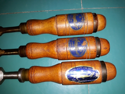 ขายสิ่วฉลามสามดาว ขนาด 1&quot; ด้ามไม้สวยงาม MADE IN SWEDEN.เก่าเก็บ