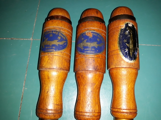 ขายสิ่วฉลามสามดาว ขนาด 1&quot; ด้ามไม้สวยงาม MADE IN SWEDEN.เก่าเก็บ