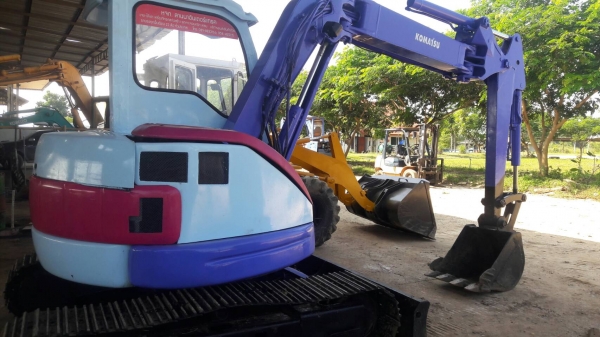 ขายรถขุด  KOMATSU รุ่น  PC50UU2E เครื่องยนต์  4D88 เก่านอก มีเอกสาร ปั้มนิ้ว/ คอนโทรลน้ำมัน  พร้อมใช้งาน ขายราคา  430,000 บาท