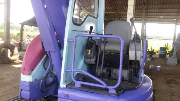 ขายรถขุด  KOMATSU รุ่น  PC50UU2E เครื่องยนต์  4D88 เก่านอก มีเอกสาร ปั้มนิ้ว/ คอนโทรลน้ำมัน  พร้อมใช้งาน ขายราคา  430,000 บาท