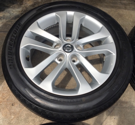 ล้อแม็ก Nissan Juke ขอบ17 พร้อมยาง Bridgestone 215-55-17 ปลายปี 13
