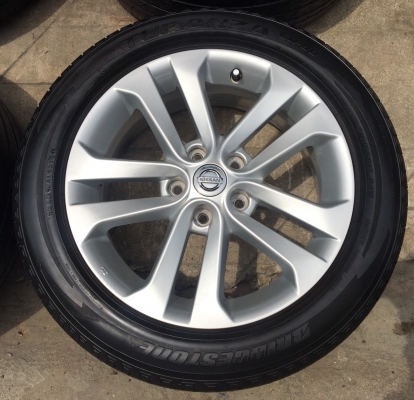 ล้อแม็ก Nissan Juke ขอบ17 พร้อมยาง Bridgestone 215-55-17 ปลายปี 13