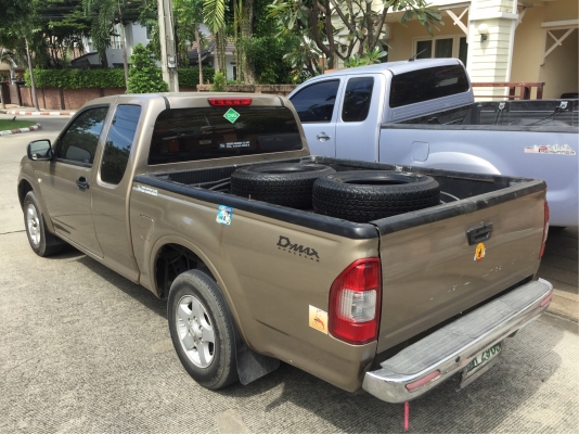 ยาง Bridgestone 245 70 16 กลางปี17 ดอกเต็ม ใช้ยาว ราคาไม่แพง