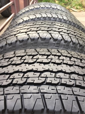 ยาง Bridgestone 245 70 16 กลางปี17 ดอกเต็ม ใช้ยาว ราคาไม่แพง