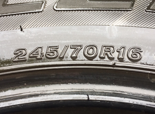 ยาง Bridgestone 245 70 16 กลางปี17 ดอกเต็ม ใช้ยาว ราคาไม่แพง