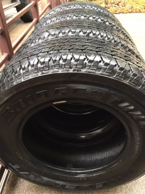 ยาง Bridgestone 245 70 16 กลางปี17 ดอกเต็ม ใช้ยาว ราคาไม่แพง