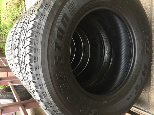 ยาง Bridgestone 245 70 16 กลางปี17 ดอกเต็ม ใช้ยาว ราคาไม่แพง