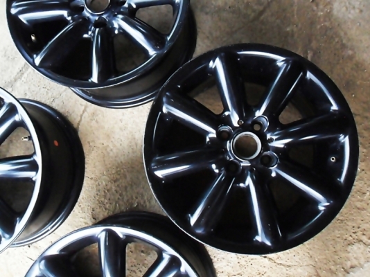 แม็กขอบ15 ลายกล้วยมินิ(MINI) 4รู100 อย่างหล่อ วงละ2000