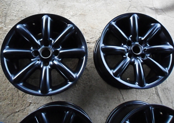 แม็กขอบ15 ลายกล้วยมินิ(MINI) 4รู100 อย่างหล่อ วงละ2000